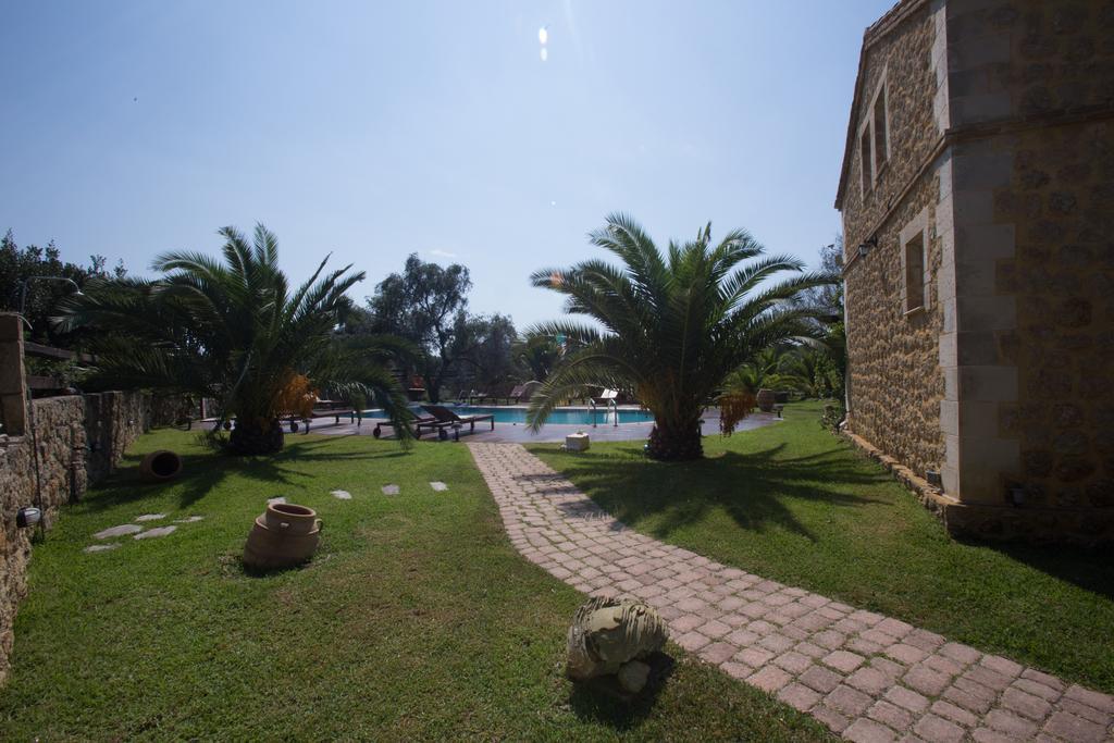 5 Stars Villas Свороната Екстериор снимка
