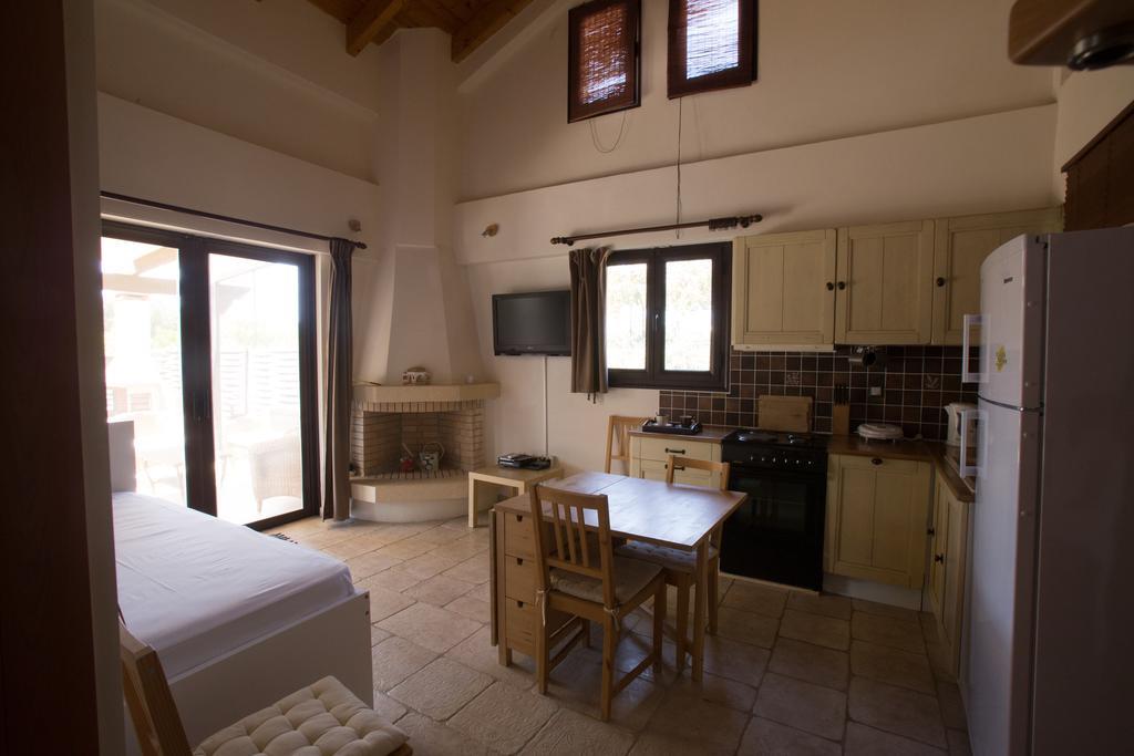 5 Stars Villas Свороната Екстериор снимка