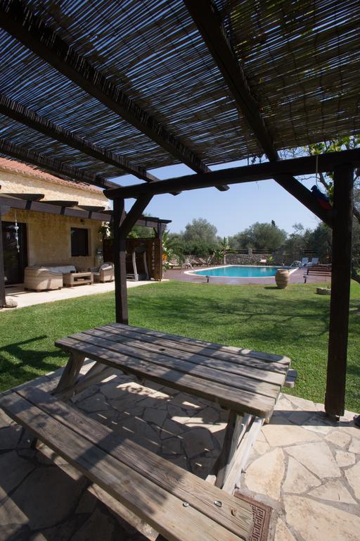 5 Stars Villas Свороната Екстериор снимка