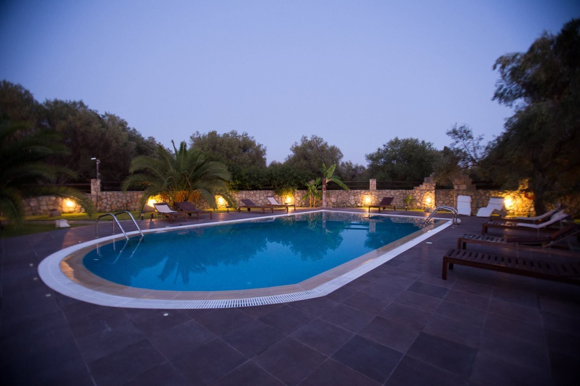 5 Stars Villas Свороната Екстериор снимка