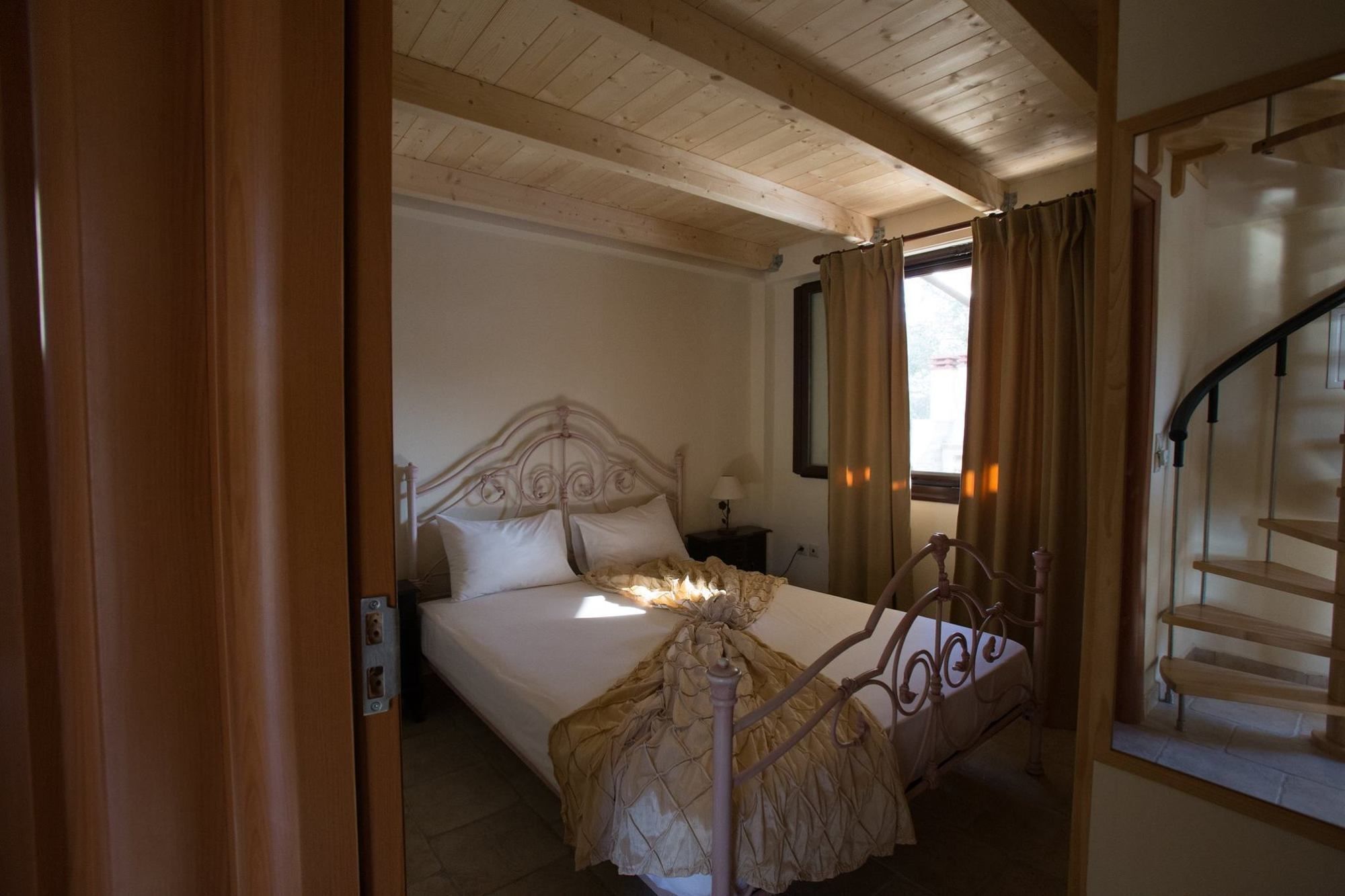 5 Stars Villas Свороната Екстериор снимка