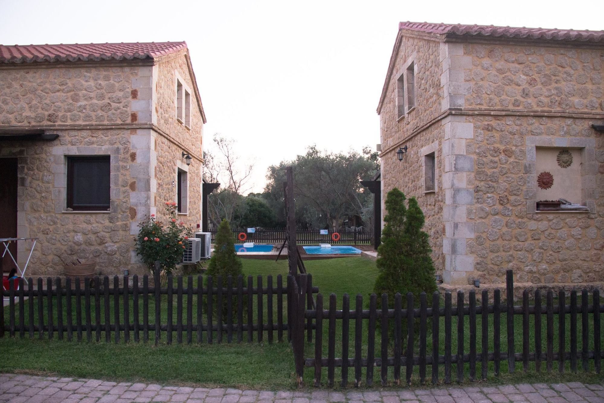 5 Stars Villas Свороната Екстериор снимка