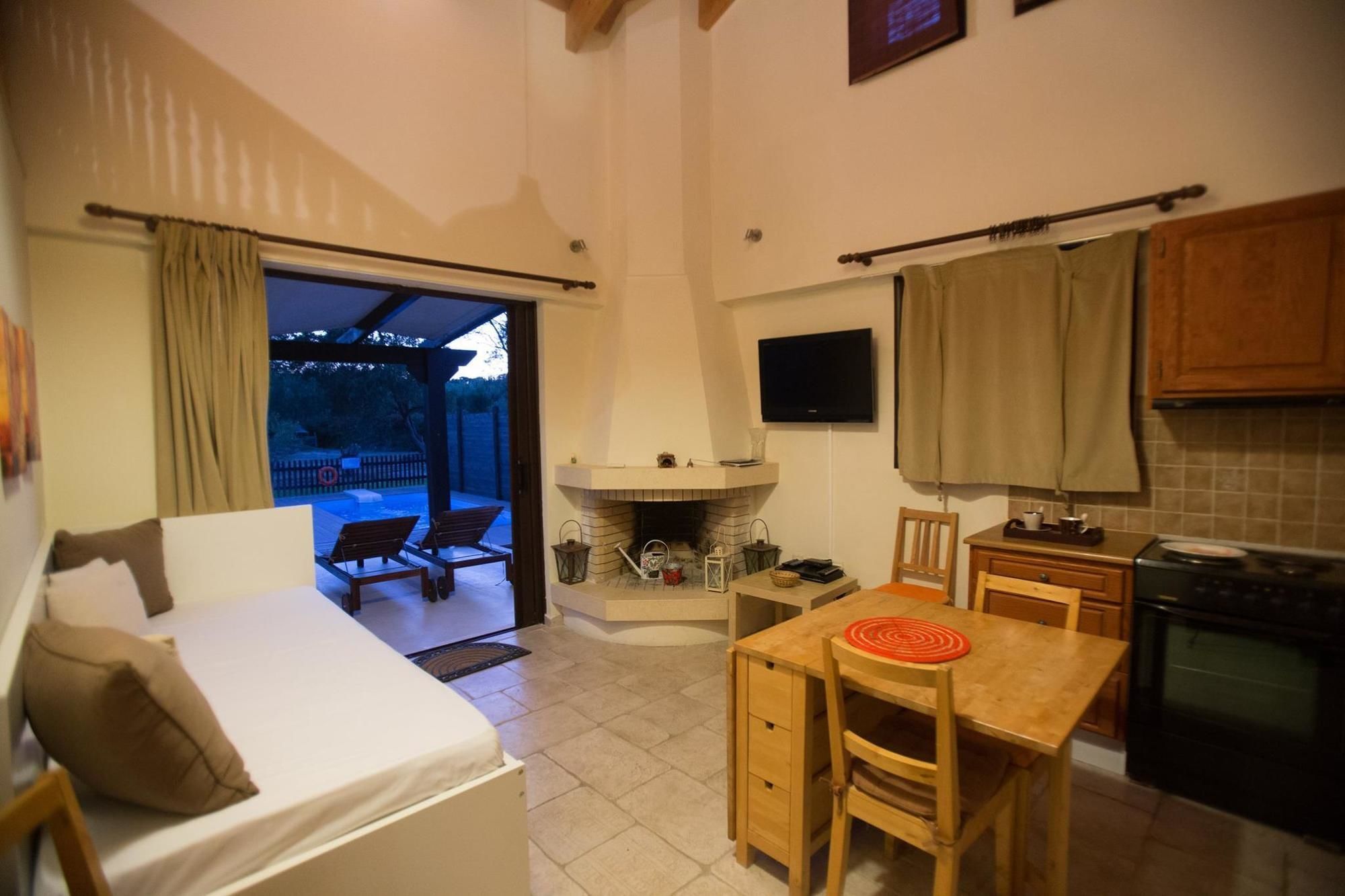 5 Stars Villas Свороната Екстериор снимка